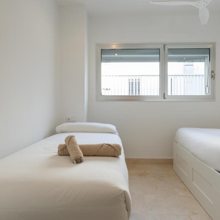 Tentudia Charming Apartments with Private Roof-Top or Patio in San Bernardo By OCityzen - Three-Bedroom Apartment with Private Rooftop - First Floor - 9