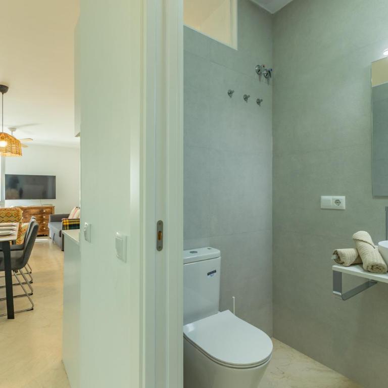 Tentudia Charming Apartments with Private Roof-Top or Patio in San Bernardo By OCityzen - Three-Bedroom Apartment with Private Rooftop - First Floor - 10