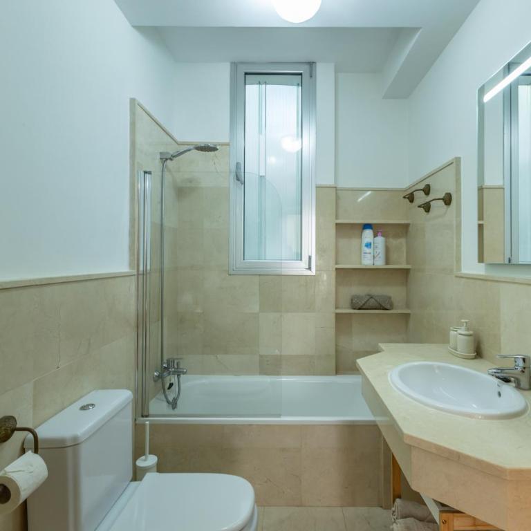 Tentudia Charming Apartments with Private Roof-Top or Patio in San Bernardo By OCityzen - Three-Bedroom Apartment with Private Rooftop - First Floor - 16