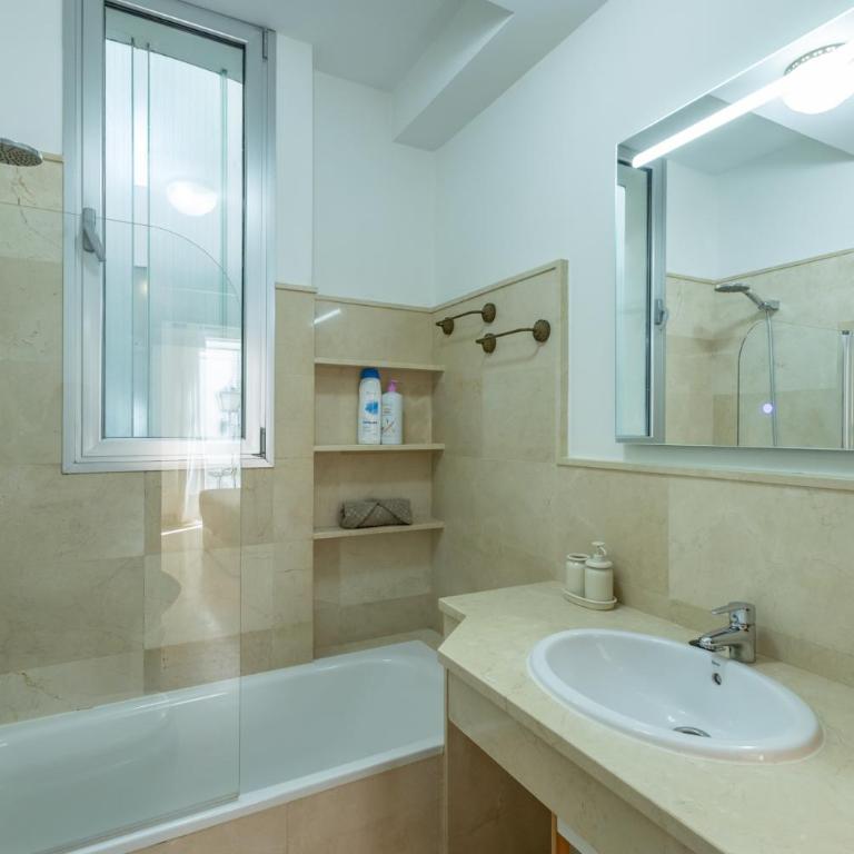Tentudia Charming Apartments with Private Roof-Top or Patio in San Bernardo By OCityzen - Three-Bedroom Apartment with Private Rooftop - First Floor - 17