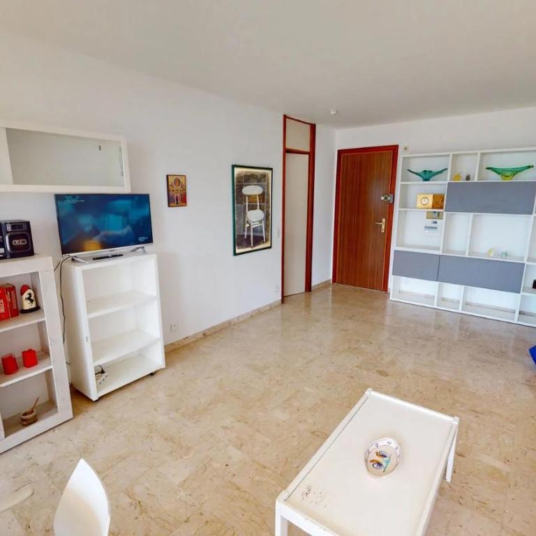 56C - Joli et spacieux studio avec grande terrasse vue mer et garage privé dans le sous-sol de la résidence - Apartment mit 1 Schlafzimmer - 5