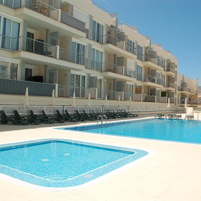 Ocean View - Deluxe One-Bedroom Apartment with Ocean View - 3