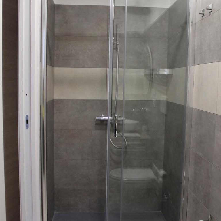 Domus Vera - Camera Tripla con Bagno Privato - 6