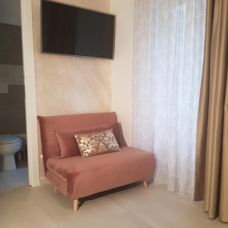 Domus Vera - Camera Tripla con Bagno Privato - 14