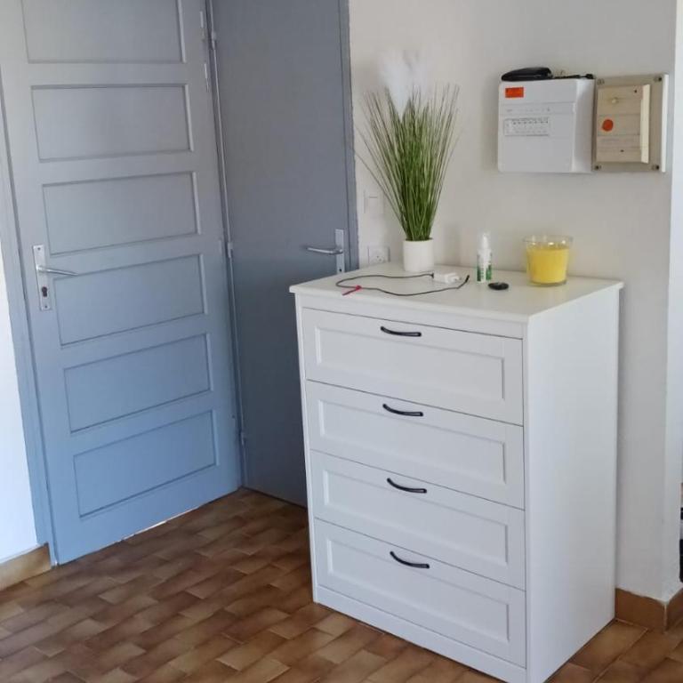Appartement t2 terrasse, jardin - One-Bedroom Apartment - 4