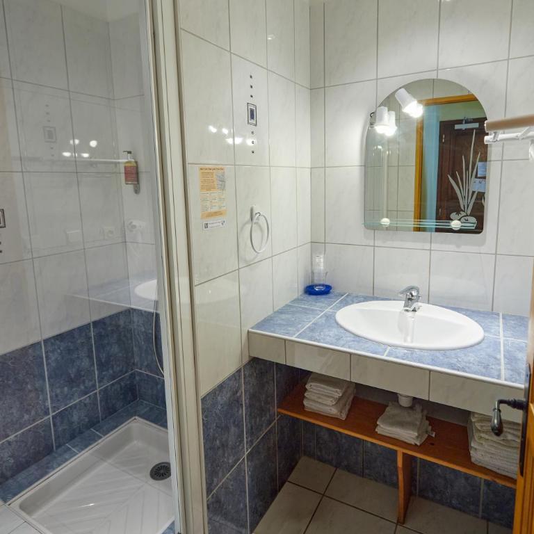 Hôtel Panoramic et des Bains - Chambre Quadruple - 4