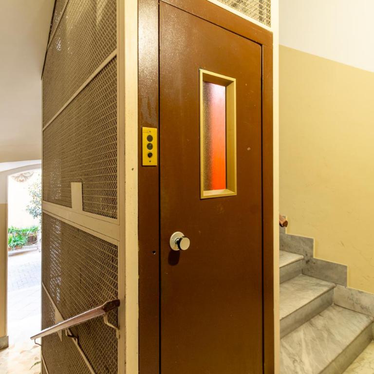 Stella Merulana - Appartamento con 2 Camere da Letto - 39