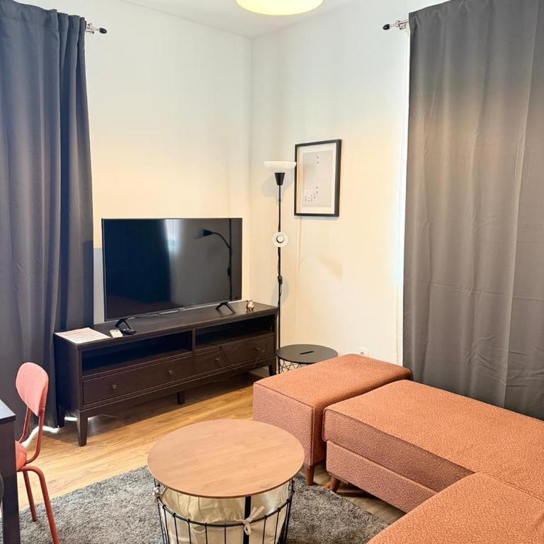 Navyblue Apartments with Pool & Parking - Standard Apartman sa Dve Spavaće Sobe - 3