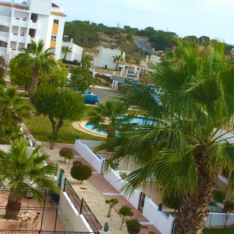 Costa Blanca Beach Apartment with Sunny Balcony & Pool - Apartamento de 2 dormitorios - 20