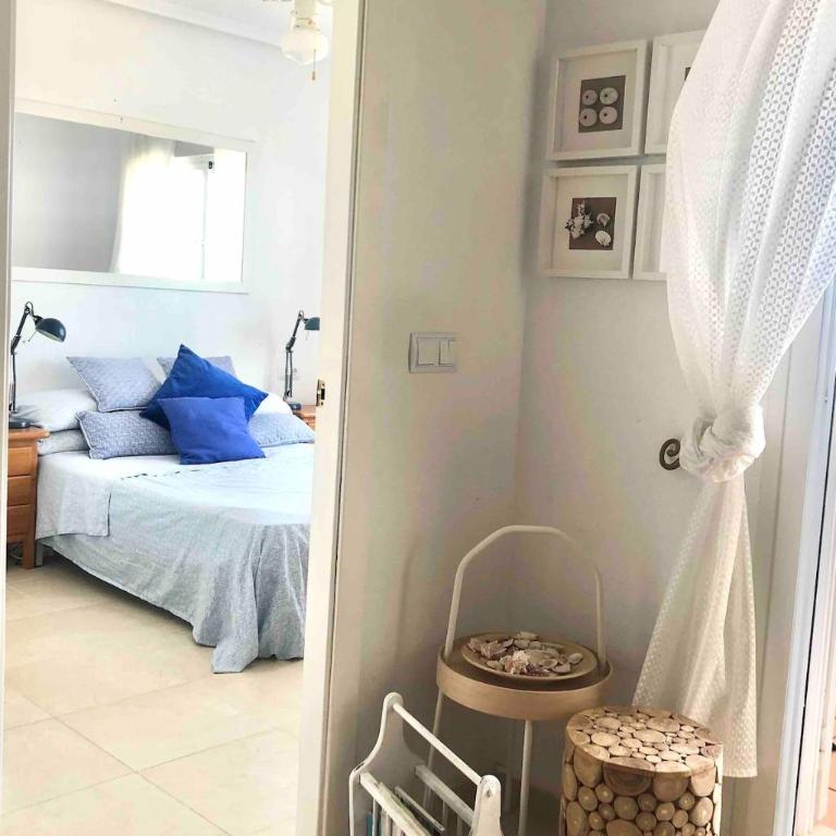 Costa Blanca Beach Apartment with Sunny Balcony & Pool - Apartamento de 2 dormitorios - 36