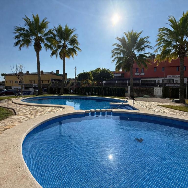 Costa Blanca Beach Apartment with Sunny Balcony & Pool - Apartamento de 2 dormitorios - 1