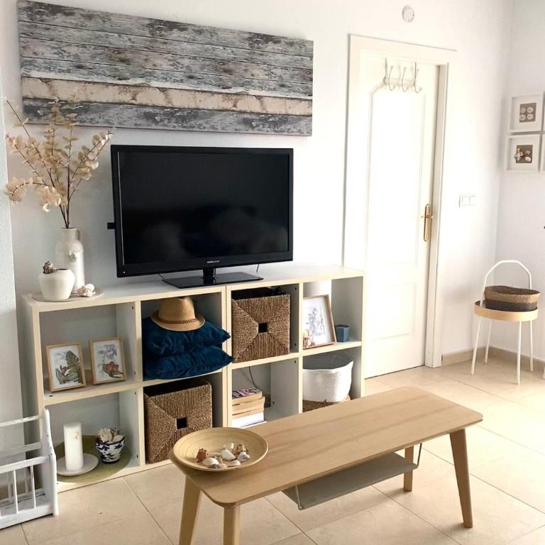Costa Blanca Beach Apartment with Sunny Balcony & Pool - Apartamento de 2 dormitorios - 42
