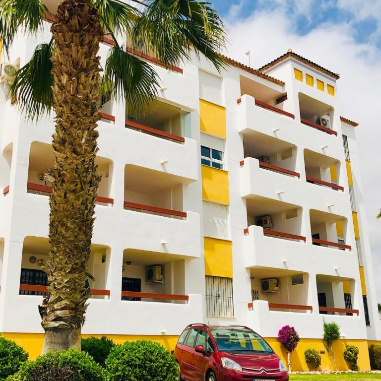 Costa Blanca Beach Apartment with Sunny Balcony & Pool - Apartamento de 2 dormitorios - 46