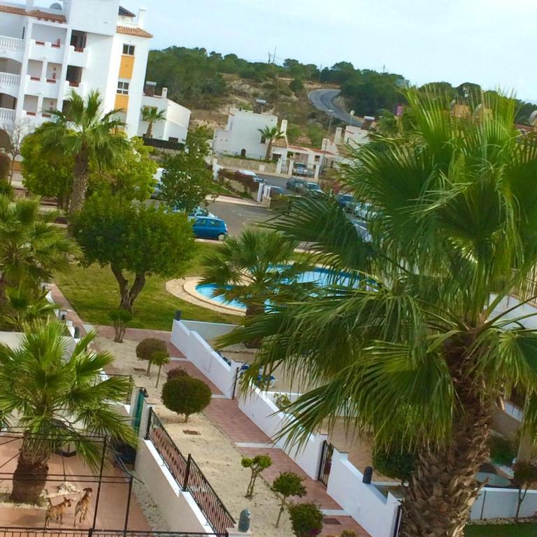 Costa Blanca Beach Apartment with Sunny Balcony & Pool - Apartamento de 2 dormitorios - 41