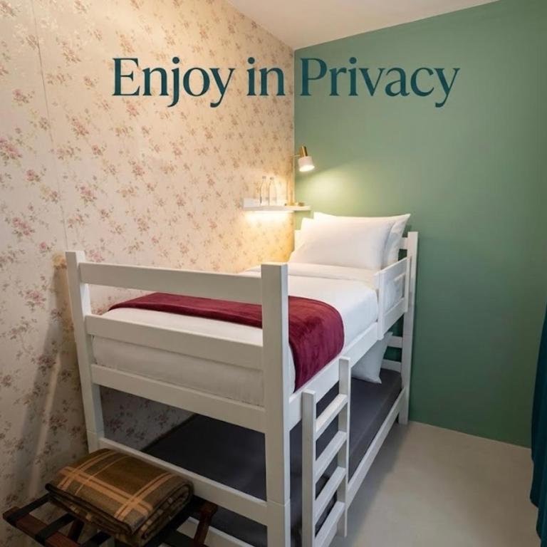 Amazon Hostel Center Podgorica - Krevet na Sprat u Mešovitoj Spavaonici - 3
