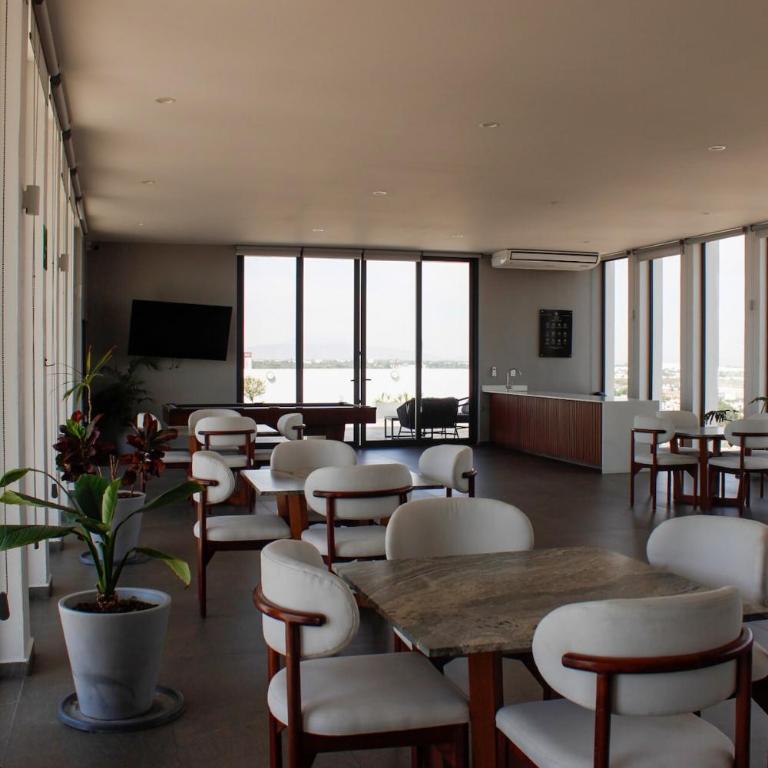 Luxury Apartment Near Akron Pool Gym & Rooftop - One-Bedroom Apartment - 21
