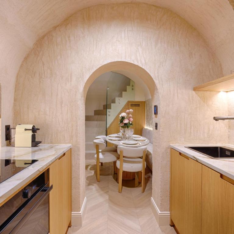 Stunning 3BD near Pantheon & Luxembourg Garden - Three-Bedroom Apartment - 13