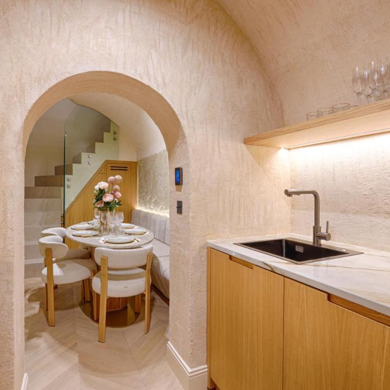 Stunning 3BD near Pantheon & Luxembourg Garden - Three-Bedroom Apartment - 14