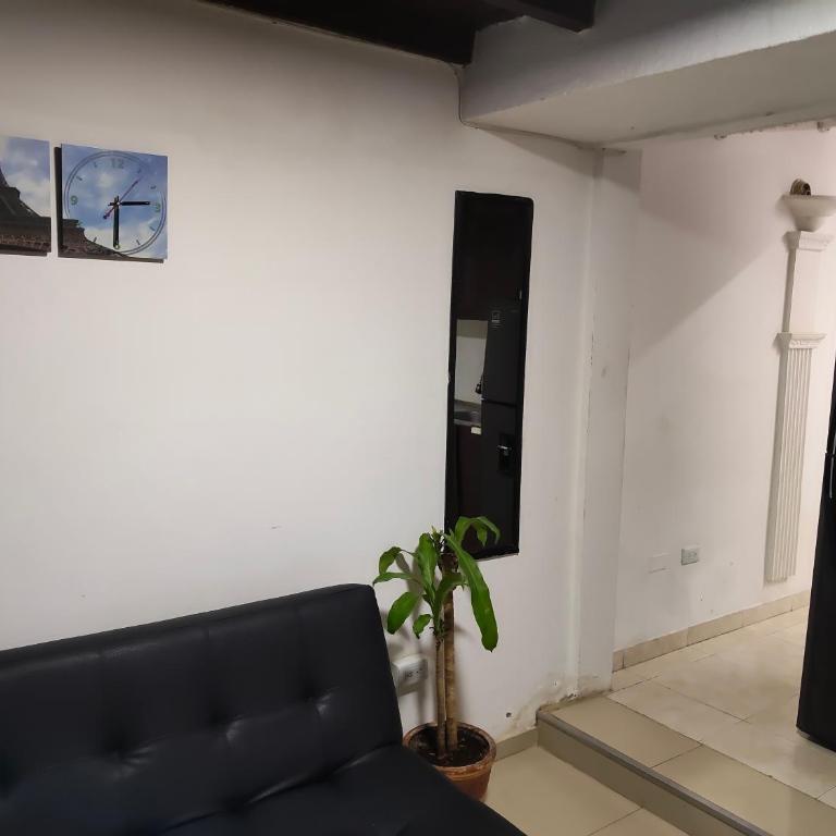 Apartaestudio con Parqueadero - One-Bedroom Apartment - 4