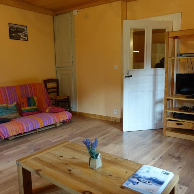 Appart spacieux dans chalet traditionnel avec balcon pour 5 pers. à Arêches-Beaufort - FR-1-342-146 - Apartment - 14