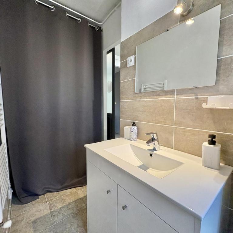 Appartement T2, proche centre-ville de Fréjus - One-Bedroom Apartment - 12