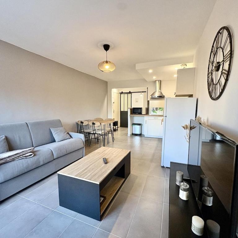 Appartement T2, proche centre-ville de Fréjus - One-Bedroom Apartment - 2