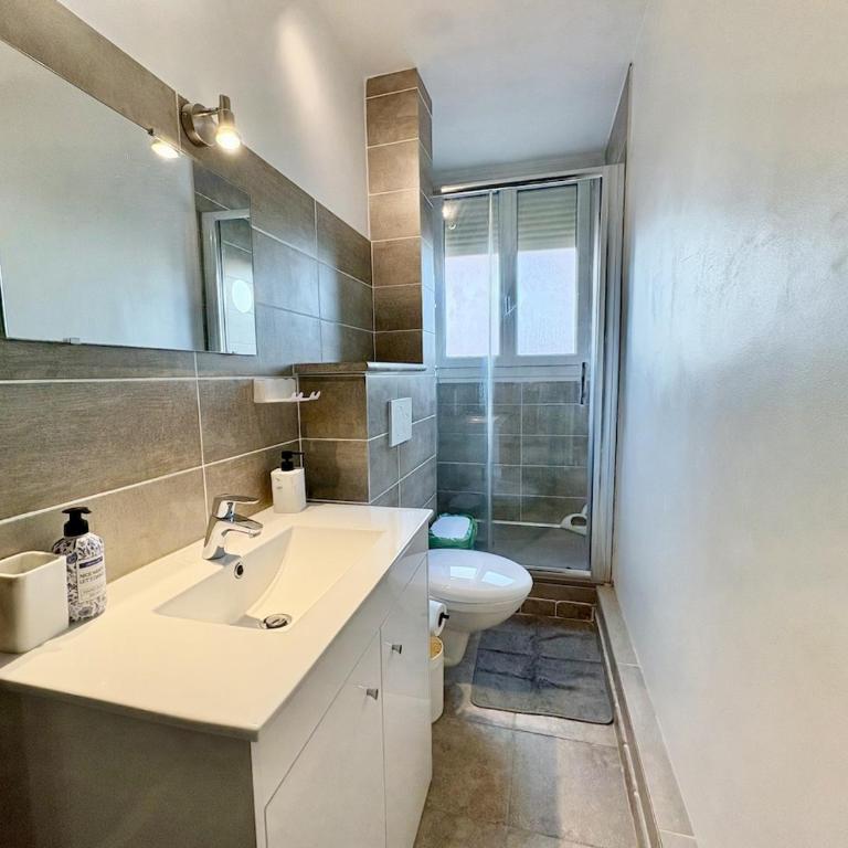 Appartement T2, proche centre-ville de Fréjus - One-Bedroom Apartment - 13