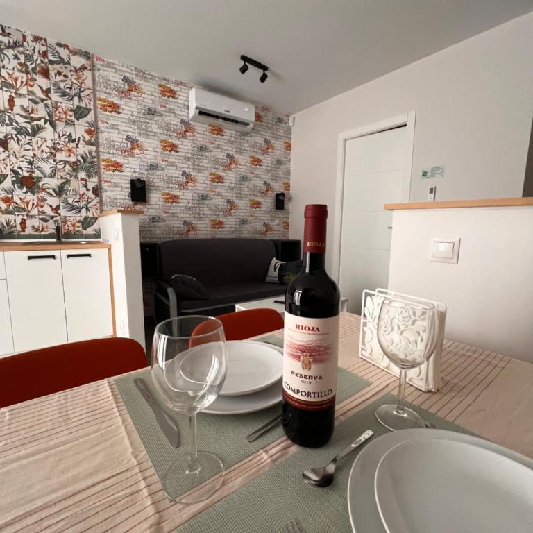 R7 Loft premium trabajo y descanso junto a Metro Madrid - One-Bedroom Apartment - 1
