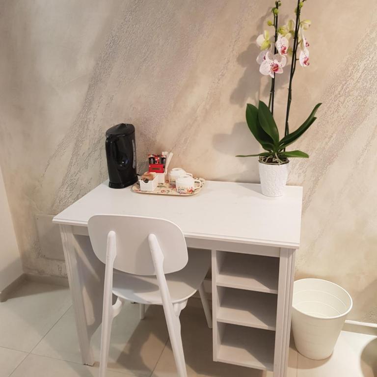 Domus Vera - Camera Matrimoniale con Bagno Privato - 14