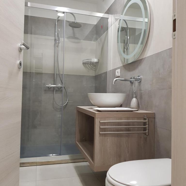 Domus Vera - Camera Matrimoniale con Bagno Privato - 15