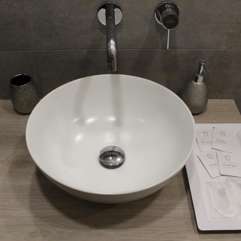 Domus Vera - Camera Matrimoniale con Bagno Privato - 17