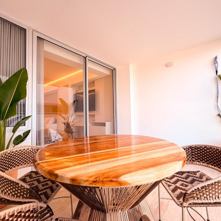 Suite,Piscina,Balcon,C historico,2 Min aeropuerto - King Suite with Balcony - 8