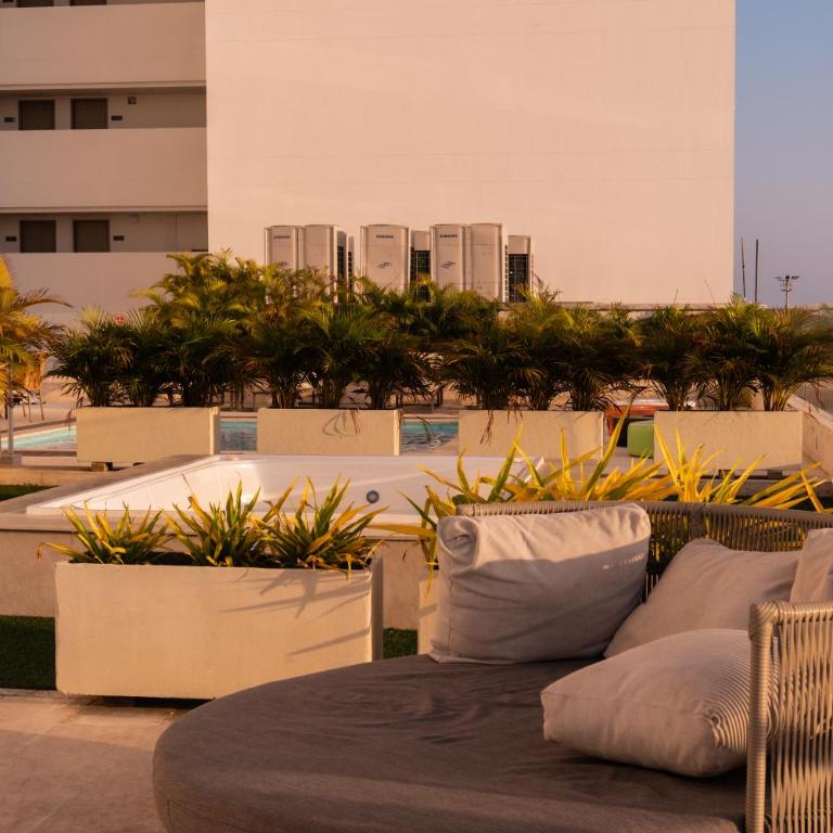 Suite,Piscina,Balcon,C historico,2 Min aeropuerto - King Suite with Balcony - 36
