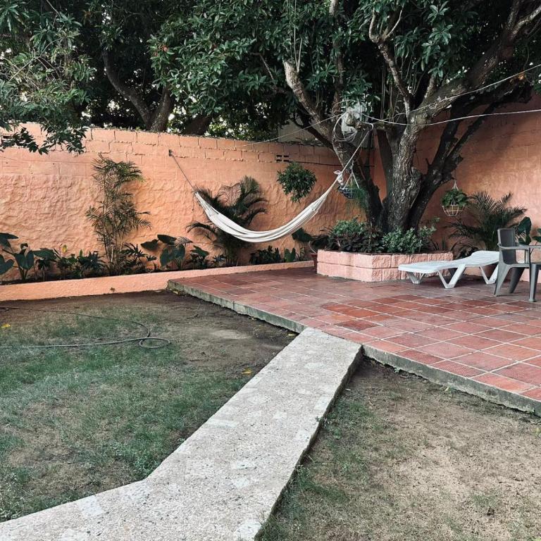 Hermosa casa ideal para grupos y familias con patio amplio cerca al Malecón - Four-Bedroom House - 20
