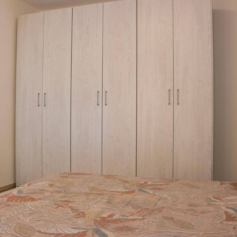 Venezia 15min Bus sotto WiFi A C - Appartamento con 2 Camere da Letto, Balcone e Terrazza - 55