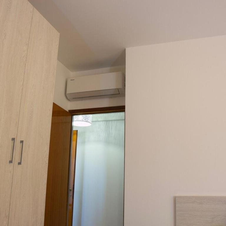 Venezia 15min Bus sotto WiFi A C - Appartamento con 2 Camere da Letto, Balcone e Terrazza - 47
