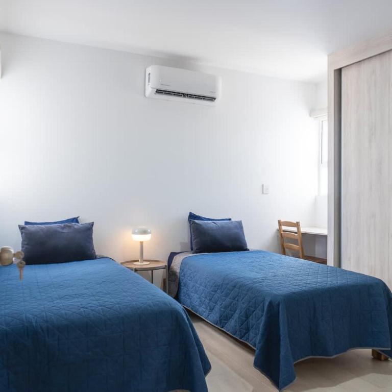 Home with Pool 3 Minutes away from the beach - Apartment - 10