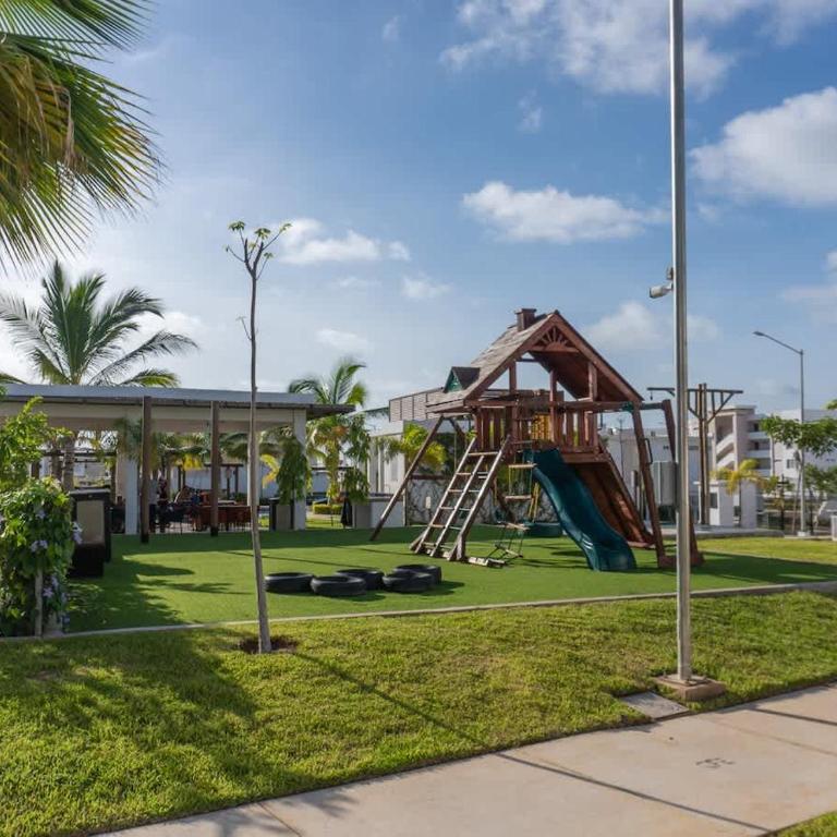 Home with Pool 3 Minutes away from the beach - Apartment - 11