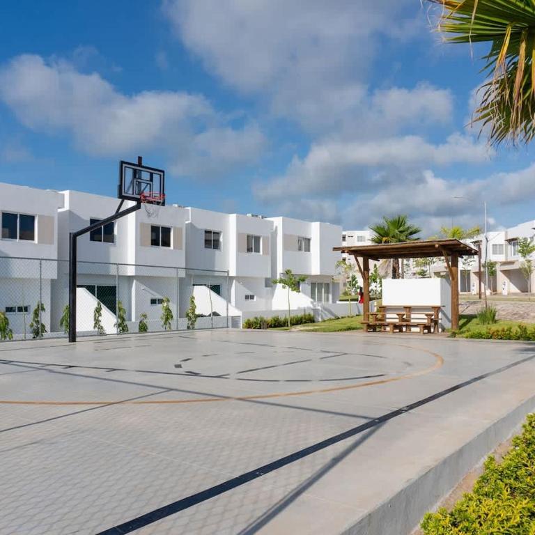 Home with Pool 3 Minutes away from the beach - Apartment - 38
