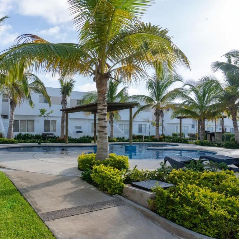 Home with Pool 3 Minutes away from the beach - Apartment - 37