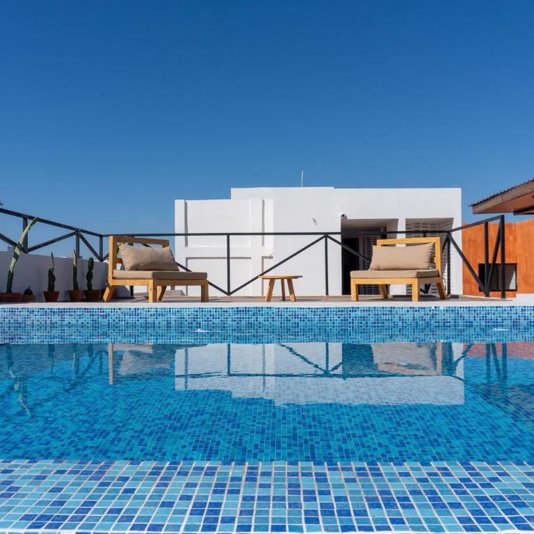 Sunset Rooftop Pool Near the Beach - Apartment - 38