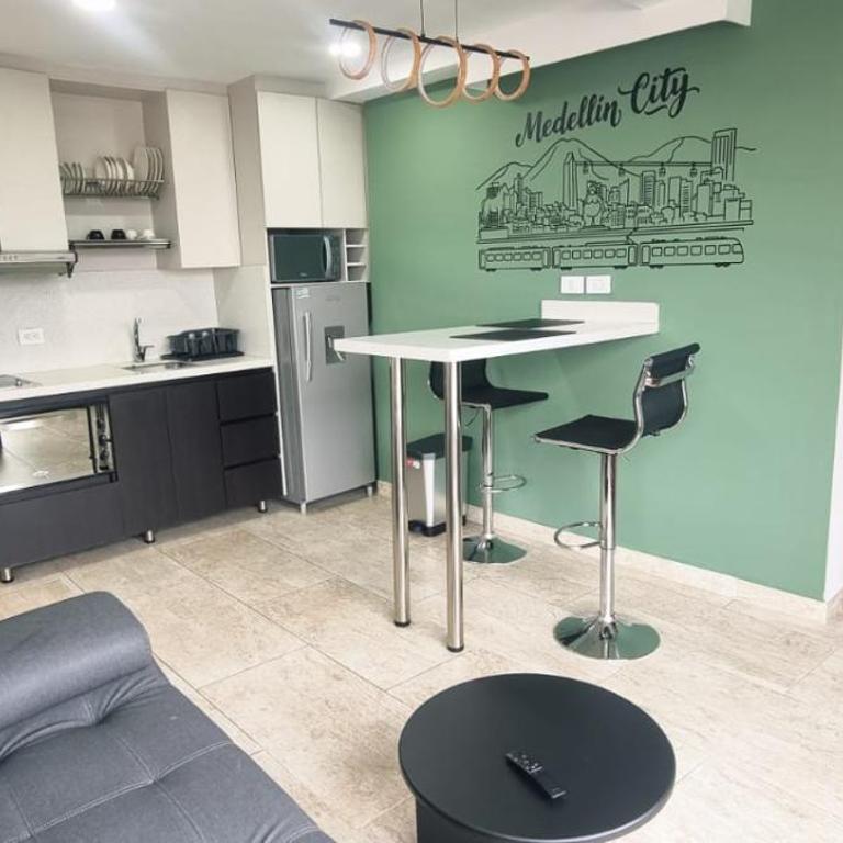 Cold AC-King Bed-Fast Wi-Fi-Medellin Paradise - One-Bedroom Apartment - 4