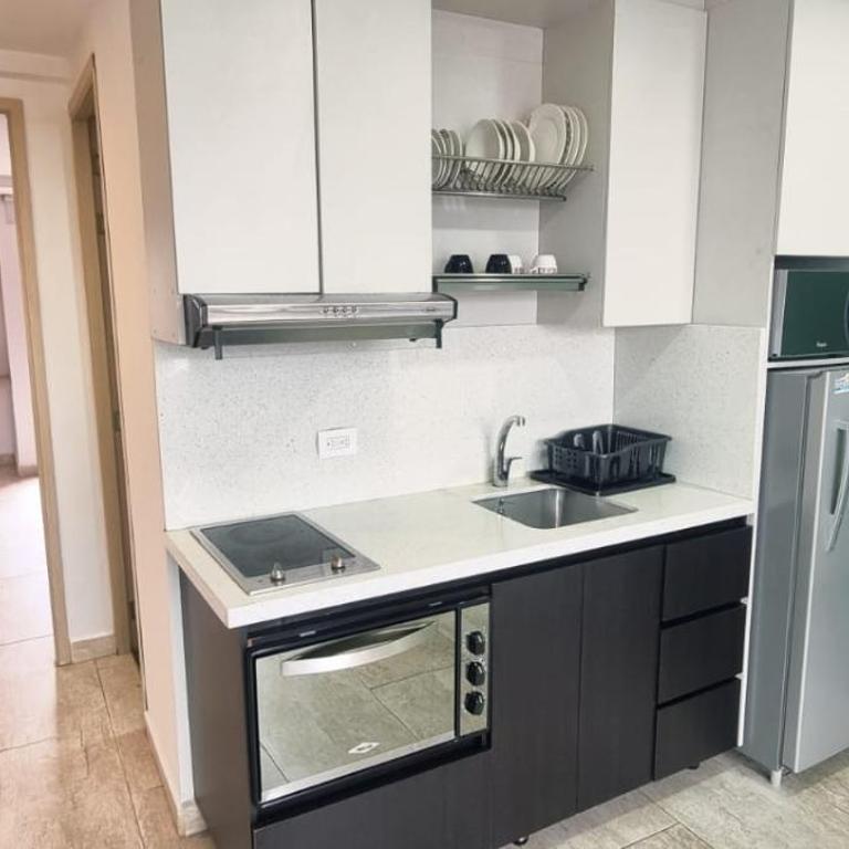Cold AC-King Bed-Fast Wi-Fi-Medellin Paradise - One-Bedroom Apartment - 13