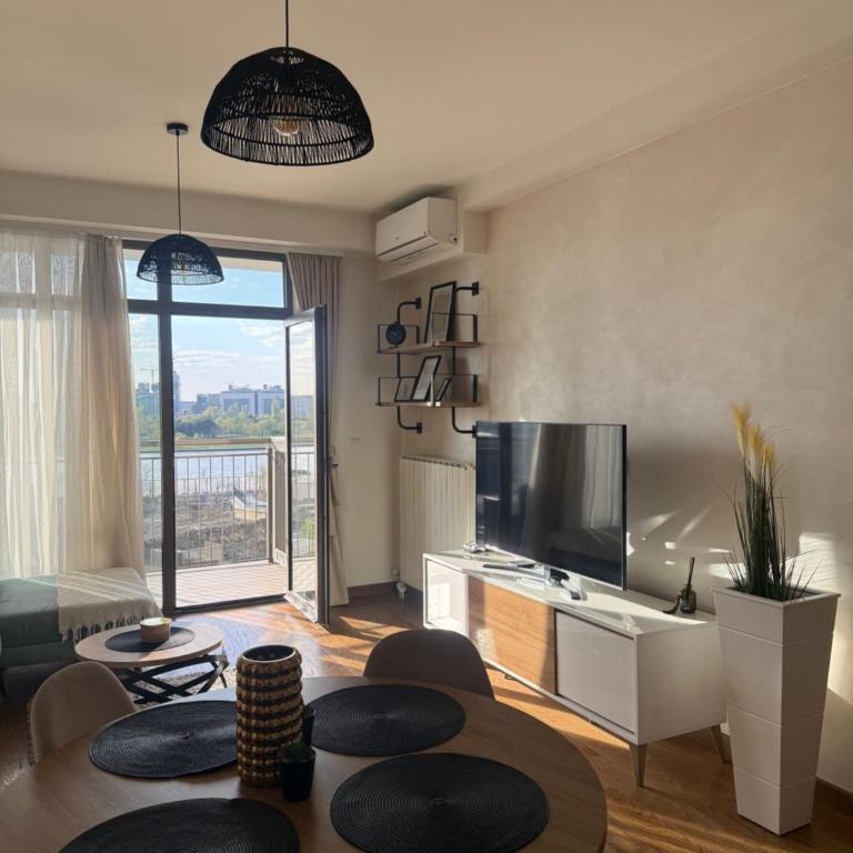 The Gates 609 - One-Bedroom Apartment - 3