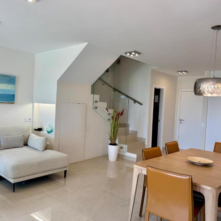 Villa Mar - Three-Bedroom Villa - 10