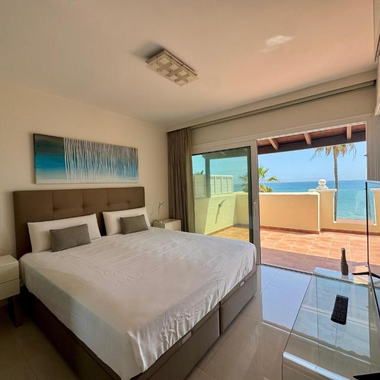 Villa Mar - Three-Bedroom Villa - 13