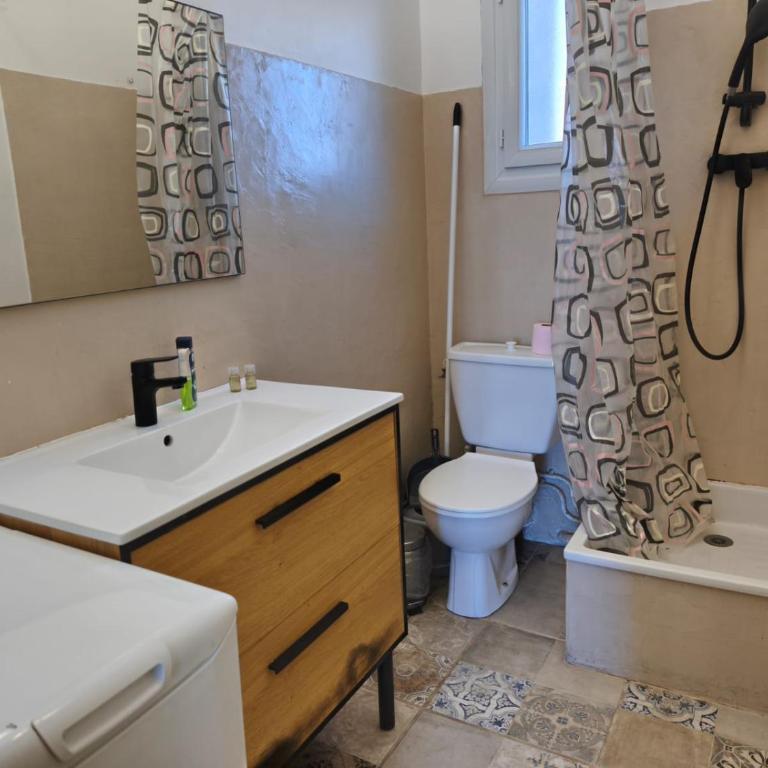 T2 Clim Wi-Fi à 9 minutes des remparts - Two-Bedroom Apartment - 7