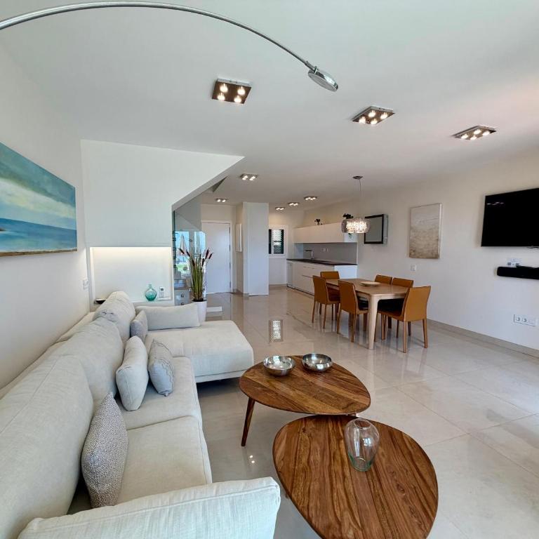 Villa Mar - Three-Bedroom Villa - 34