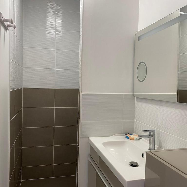 Face mer devant la plage des libraires terrasse Parking - One-Bedroom Apartment - 14