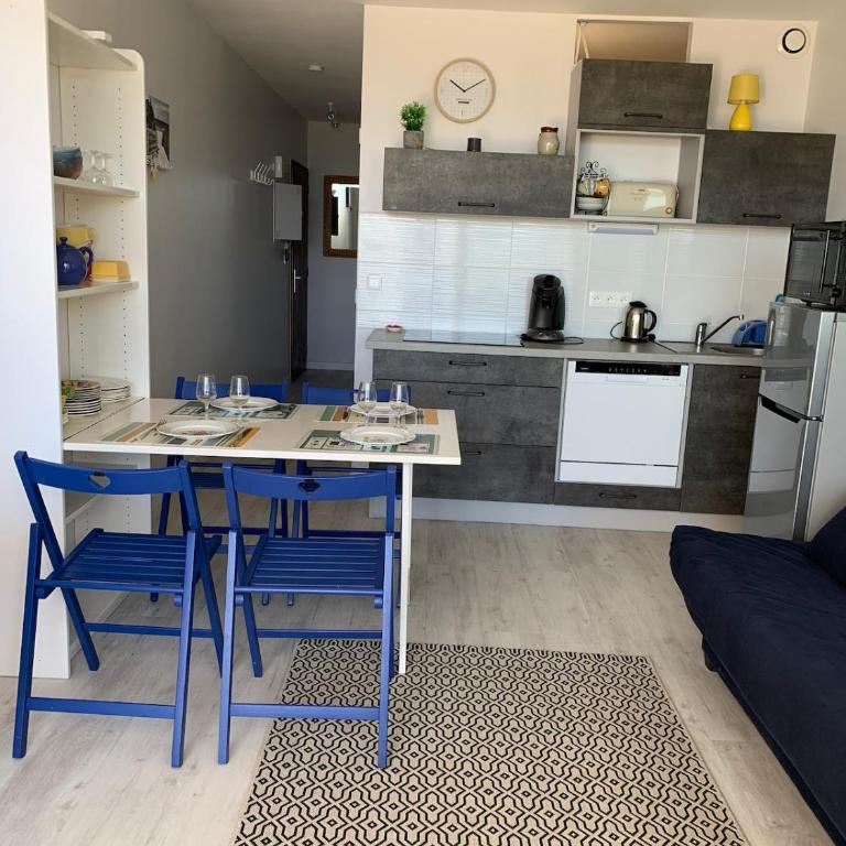 Face mer devant la plage des libraires terrasse Parking - One-Bedroom Apartment - 2